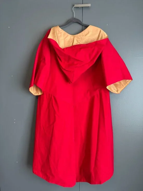 Gryffindor Harry Potter Quidditch Robe/ Costume (includes quaffle and goggles) - Picture 6 of 8